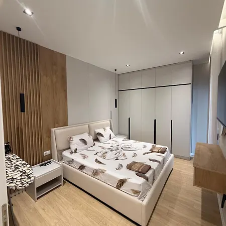 Properhome Luxury 2 Apartment
